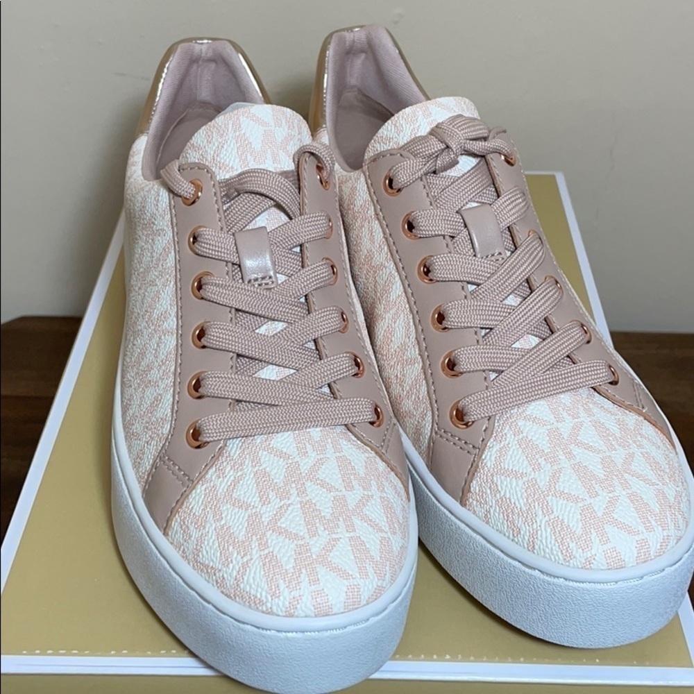 Michael Kors Poppy lace up soft pink shoes 6 - Picture 5 of 8